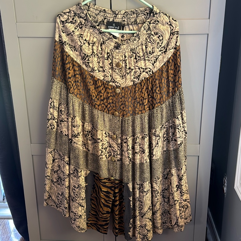 Carole Little Size 6 Vintage floral and animal maxi skirt 33”long